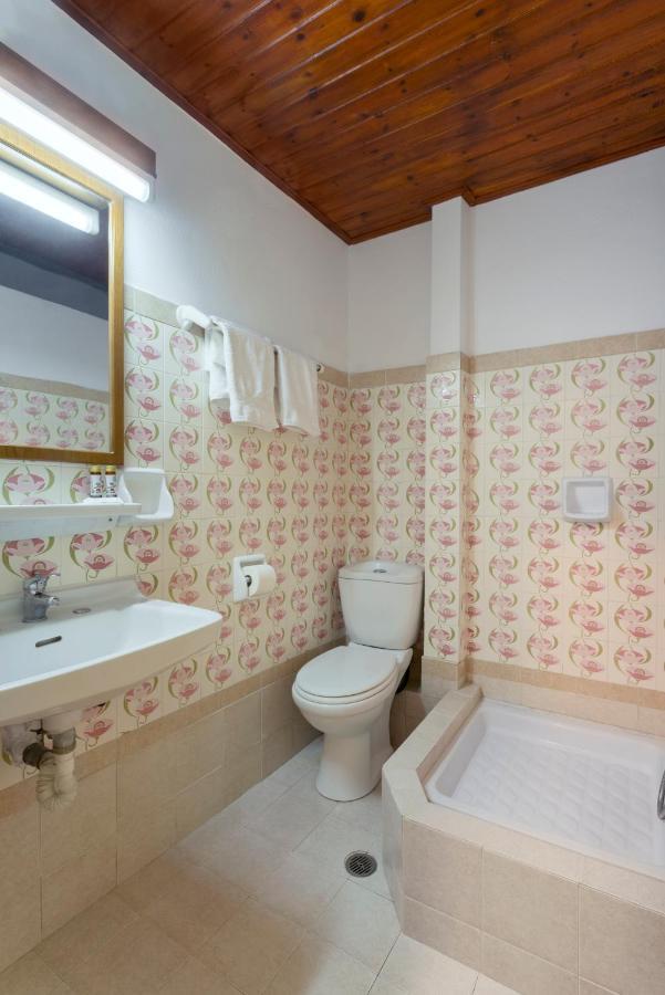 Binji Hotel Epidaurus ภายนอก รูปภาพ